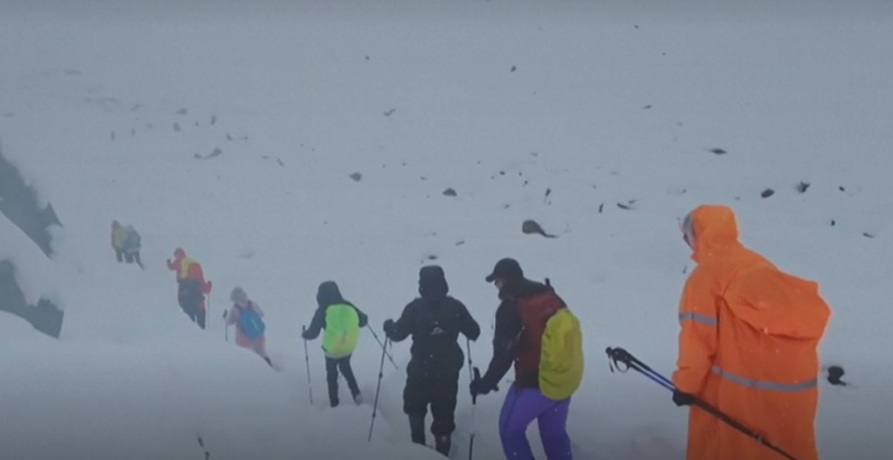 Snježna oluja na Himalajima: 350 planinara spašeno, stotine još u planinama