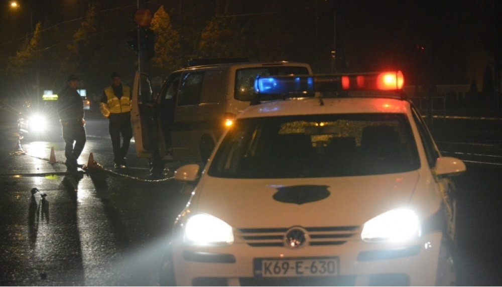 Pucnjava u Gornjem Vakufu: Ranjen policajac, napadač ranio i sina pa pokušao sebi oduzeti život