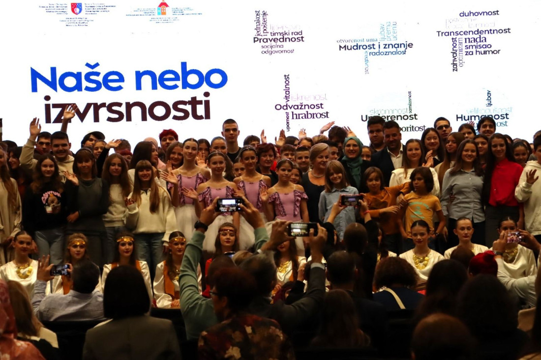 „Naše nebo izvrsnosti": Promovirana znanja, trud i vrhunski rezultati učenika Kantona Sarajevo