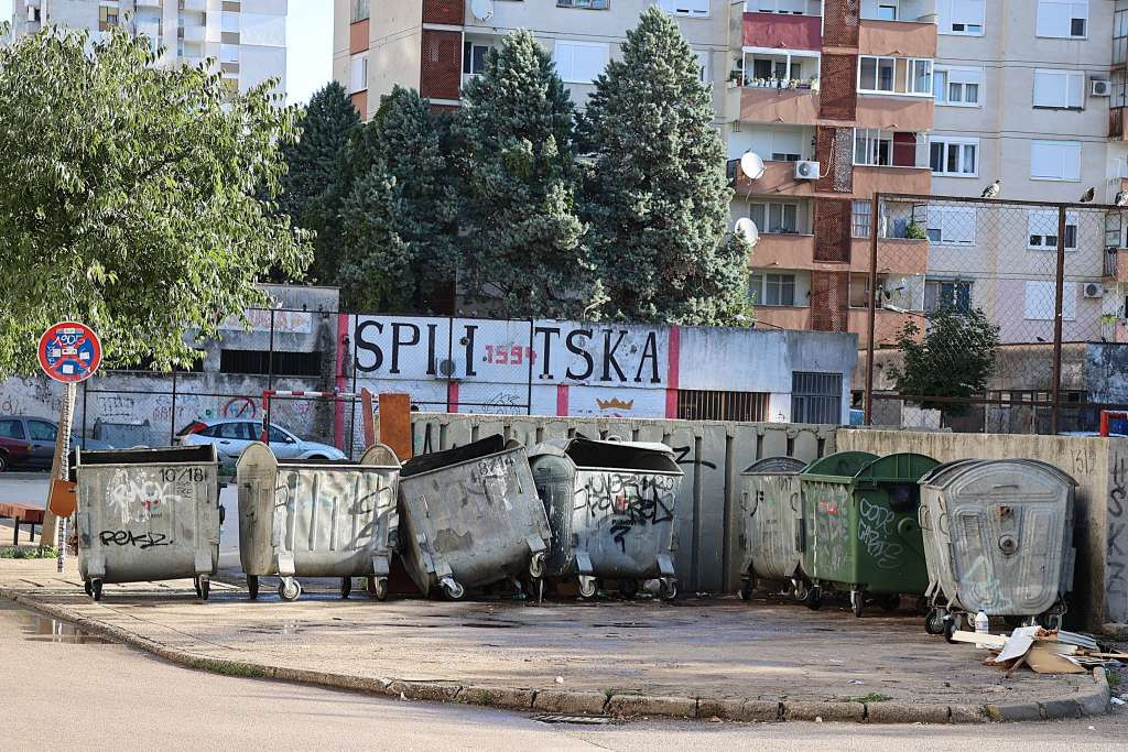 Nastavlja se čišćenje mostarskih ulica: Jučer odvezeno 200 tona otpada