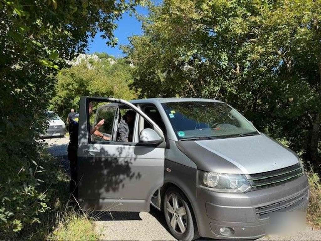 Državljani Turske uhićeni zbog krijumčarenja migranata iz Crne Gore u BiH