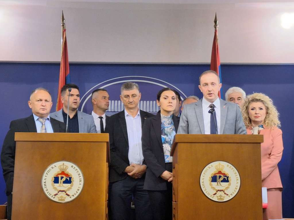 I poslanici SDS ne učestvuju izlaganju ekspozea Save Minića