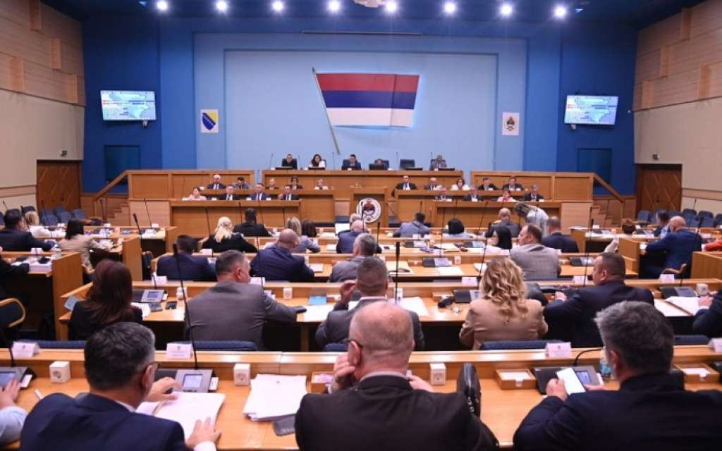 Vučinić u NSRS: Ako poslanici budu glasali za novu vladu, čine krivično djelo