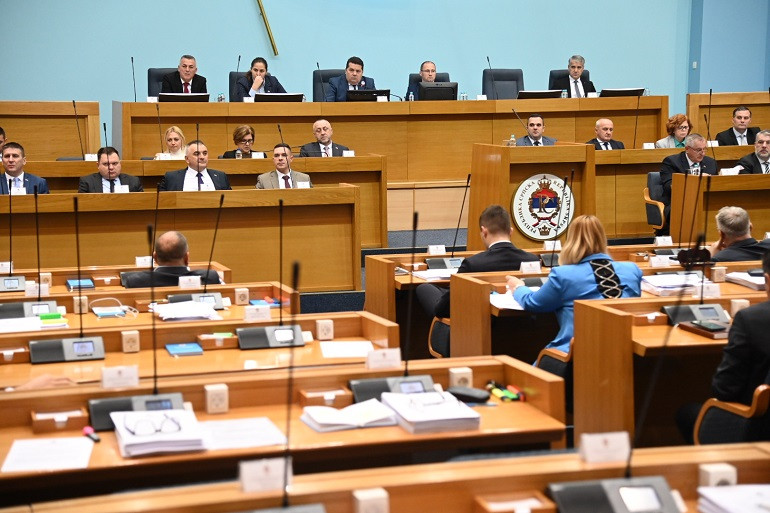 Posebna sjednica zakazana za sutra: Stav o prijevremenim izborima i smjena potpredsjednika NSRS