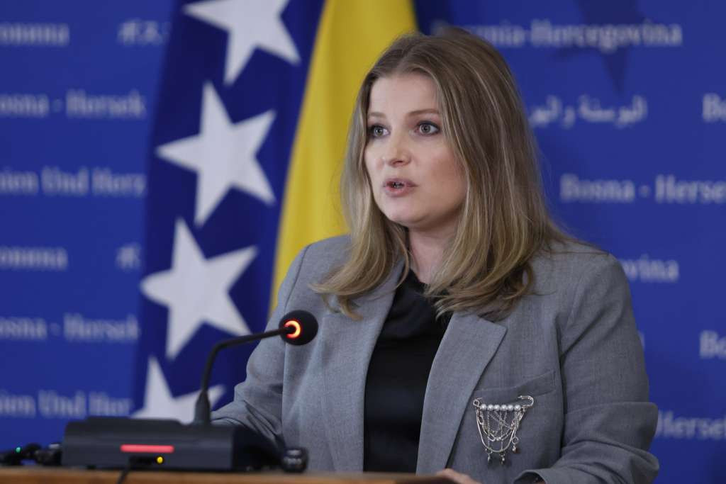 Karamehić-Abazović: Poslanici snose odgovornost pred 15.000 zaposlenih koji čekaju plate