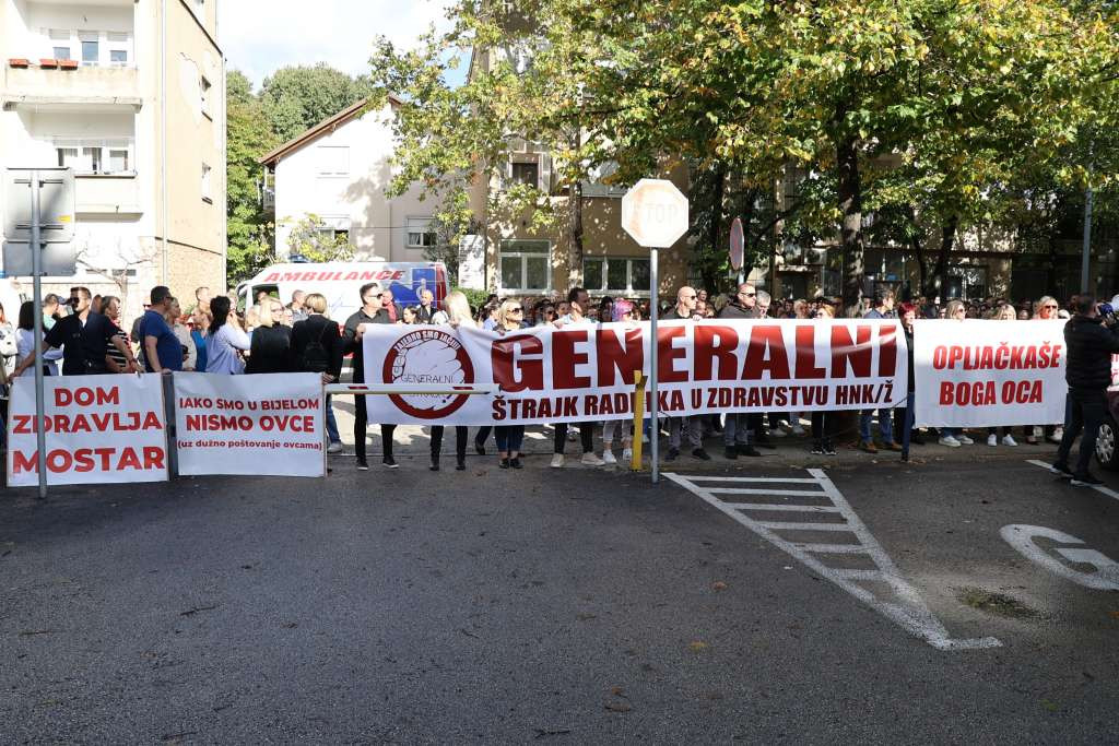 Preko 2.500 zdravstvenih radnika SKB Mostar od jutros u štrajku
