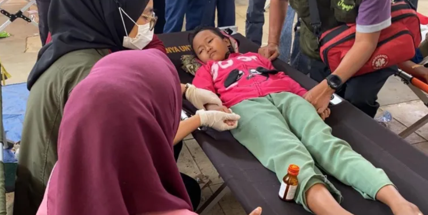 Masovno trovanje djece besplatnim školskim obrocima u Indoneziji