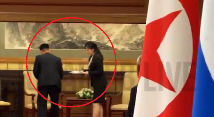 Putin može odahnuti, Kim je obrisao i prašinu s njegove stolice