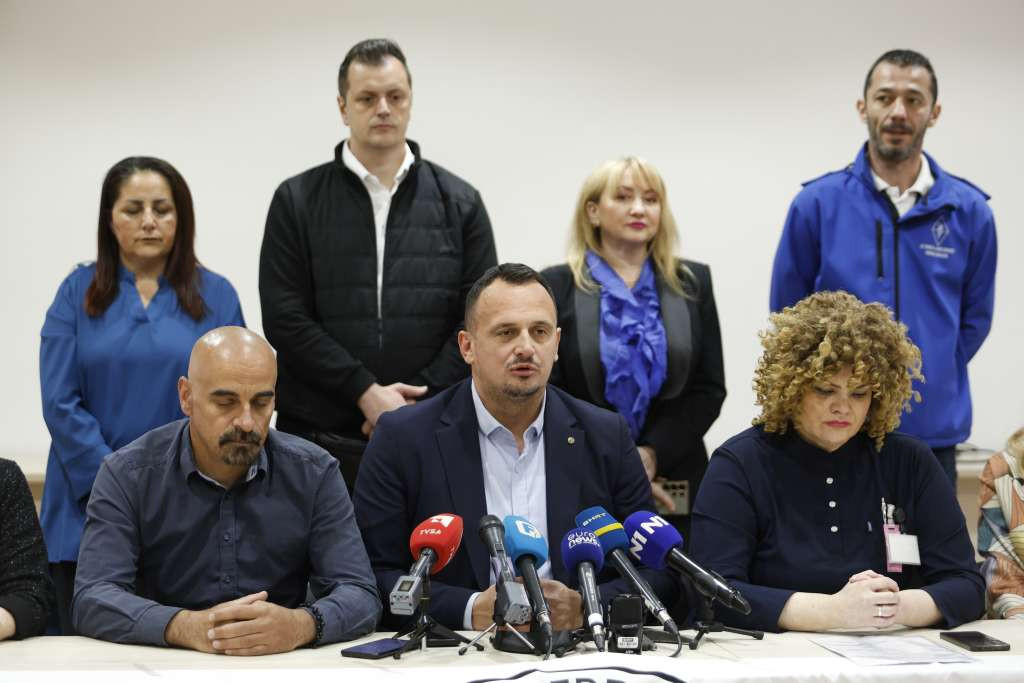 Zaposlenici u zdravstvu KS najavili mirnu šetnju, za veća primanja i za bolju uslugu pacijentima