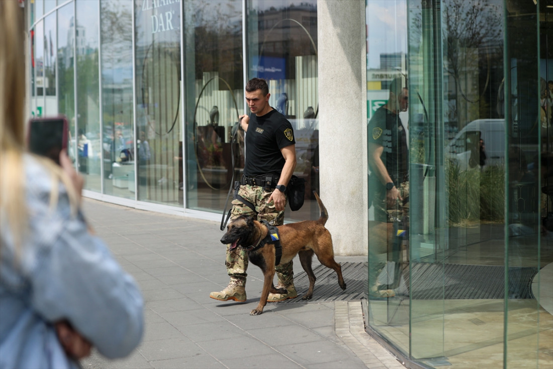 Dojava o postavljenoj bombi u tržnom centru Alta bila lažna, provjera u SCC-u još traje