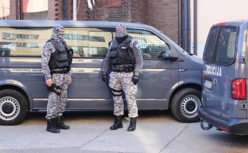 MUP ZDK: Pretresi na 24 lokacije u okviru akcije 'Piramida', cilj hapšenja zbog droge i oružja