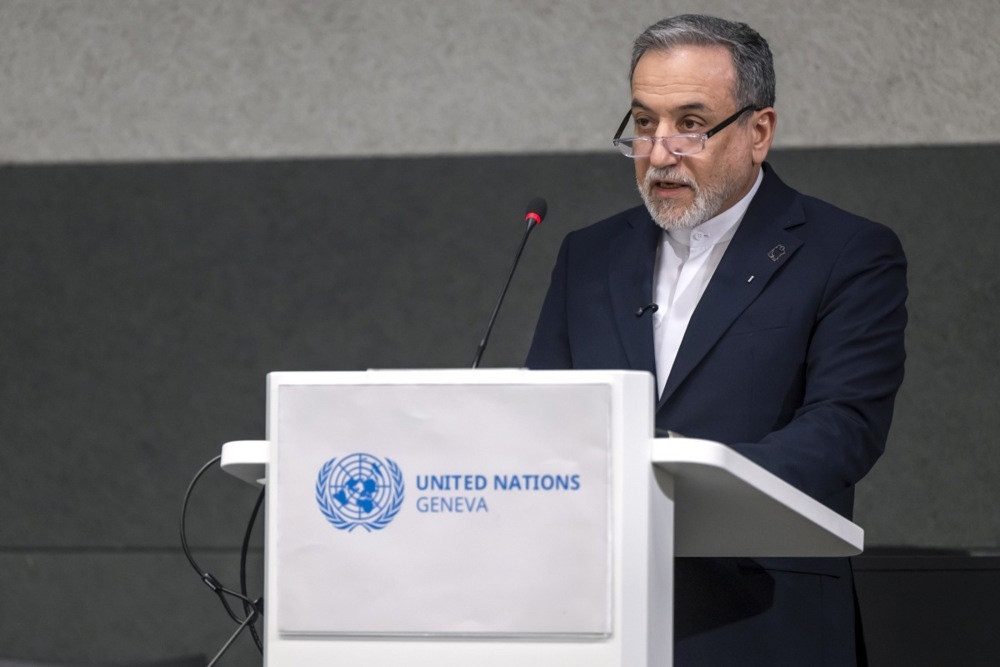 Araghchi: Hormuški moreuz otvoren za komercijalne brodove tokom primirja