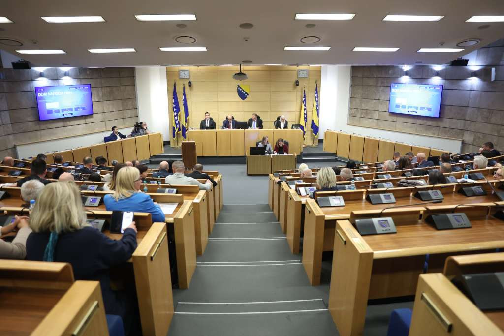 Dom naroda FBiH odlučuje o novim zaduženjima i izmjenama važnih zakona