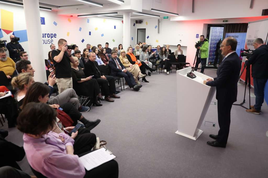 Medijske slobode i sigurnost novinara u BiH i dalje ugrožene, izborna godina dodatni izazov