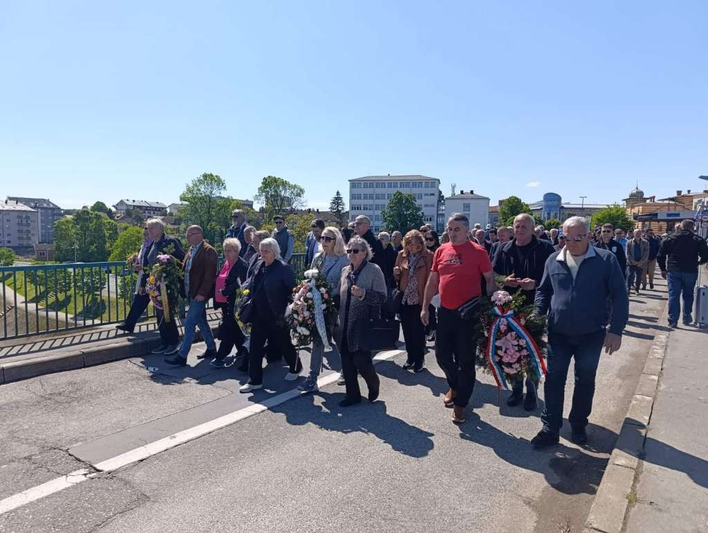 U Brčkom obilježena 34. godišnjica stradanja civila na savskom mostu