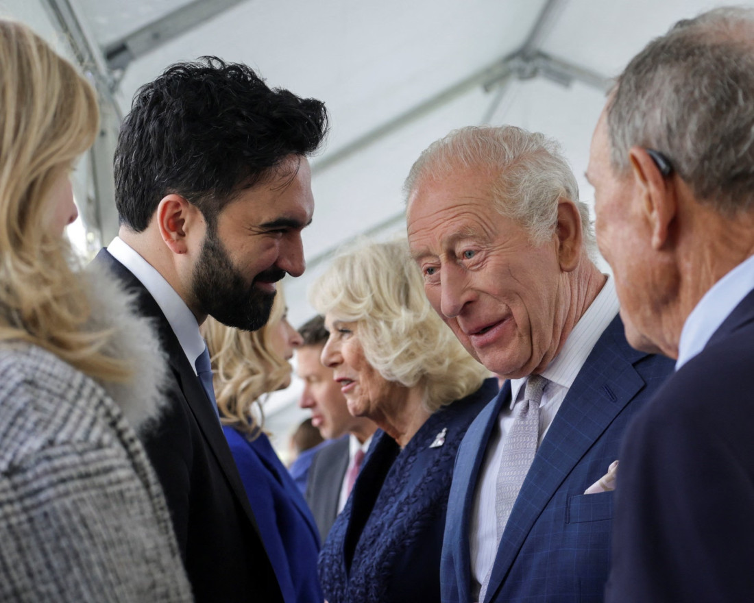 Zlatni tanjiri i politički hladan tuš: Charles III između počasti i odbijanja u SAD-u