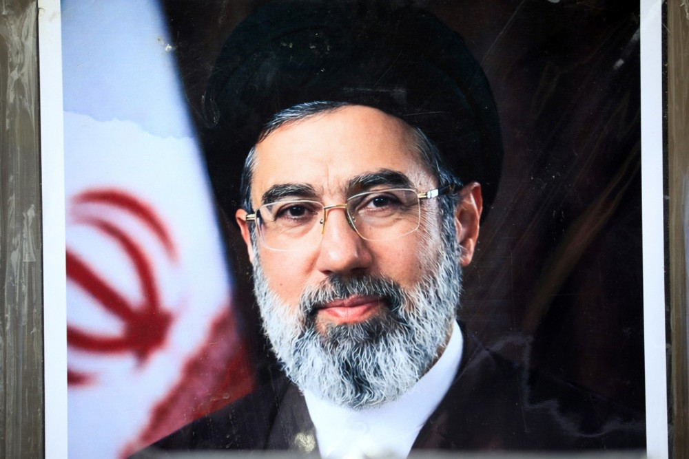 Mojtaba Khamenei u teškom stanju, bez svijesti, liječi se u Komu