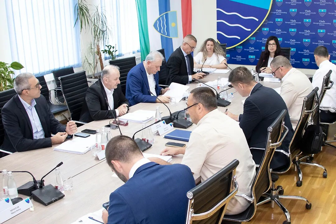 Vlada HNK-a i Sindikat radnika u pravosuđu ulaze u postupak mirenja