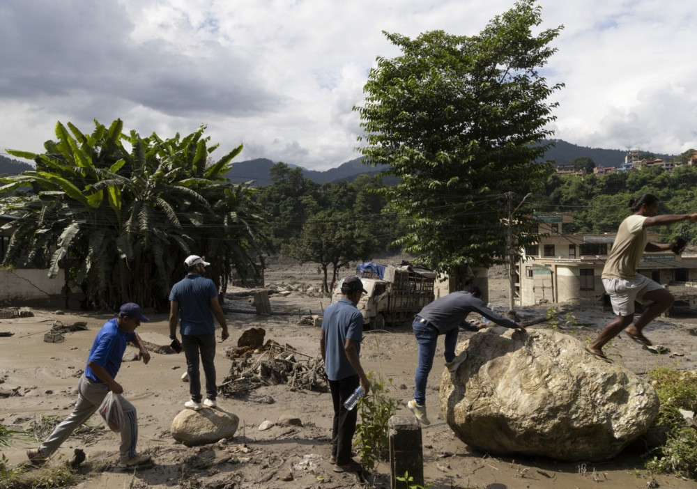 Nepal i Tibet pod vodom i blatom: Gotovo 900 turista među nestalima