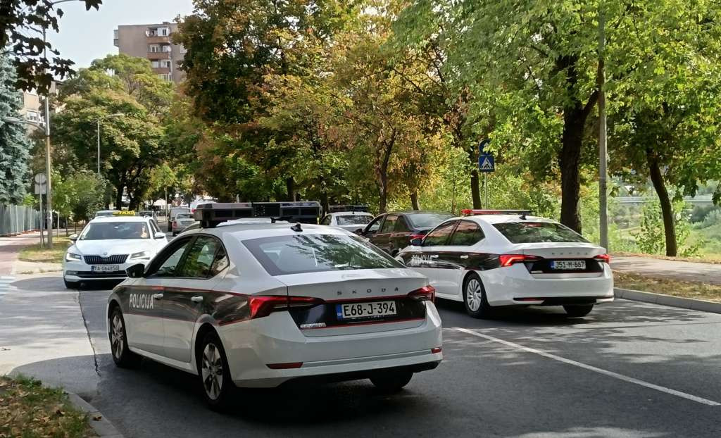 Sukob navijača u Zenici uoči utakmice Velež – Čelik, policija spriječila veći incident