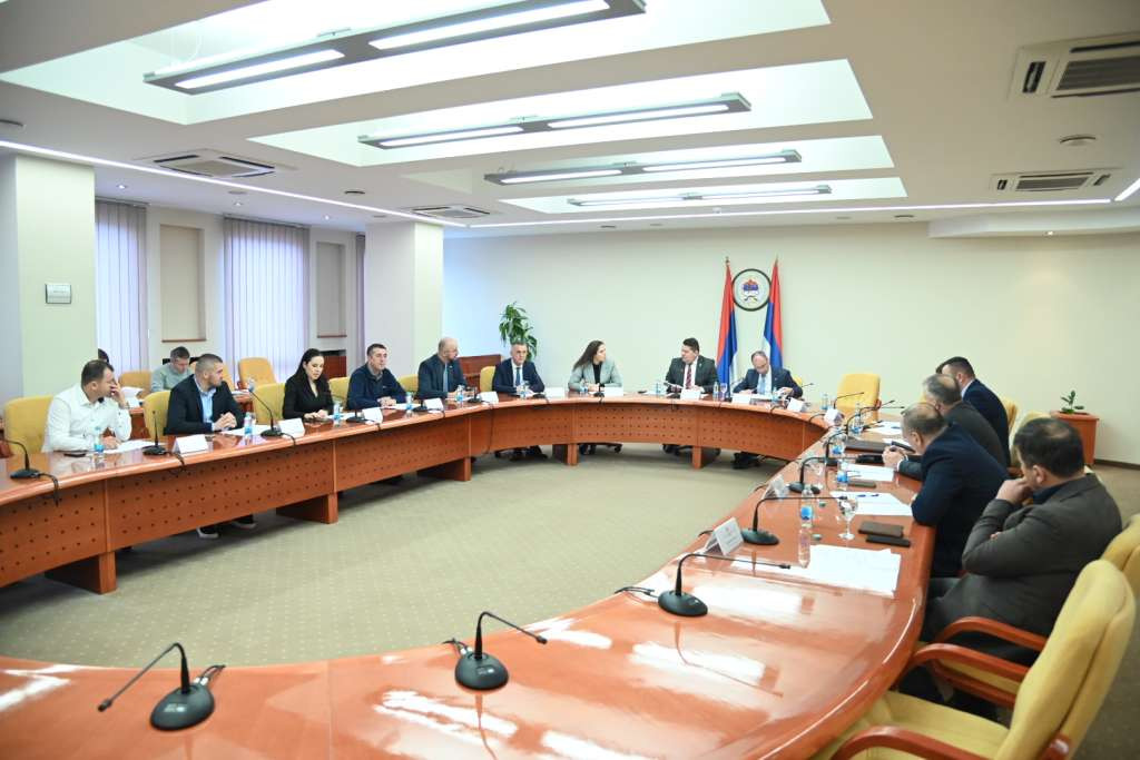 Kolegijum NSRS zakazao posebnu sjednicu o stanju u mljekarstvu koja vjerovatno neće biti održana