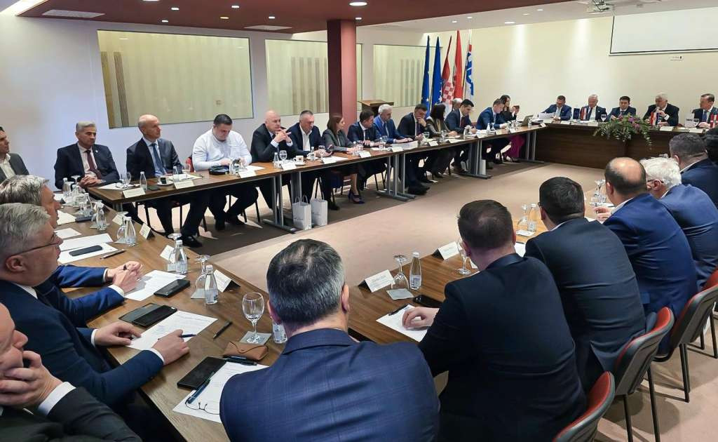 Koordinacijski sastanak HDZ-a BiH u Livnu: Suradnja s RH i razvojni projekti u fokusu sastanka