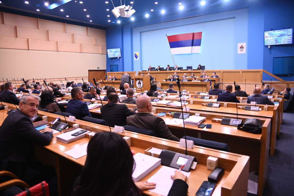 Skupštinska većina odbila da se u NSRS raspravlja o stanju u mljekarstvu