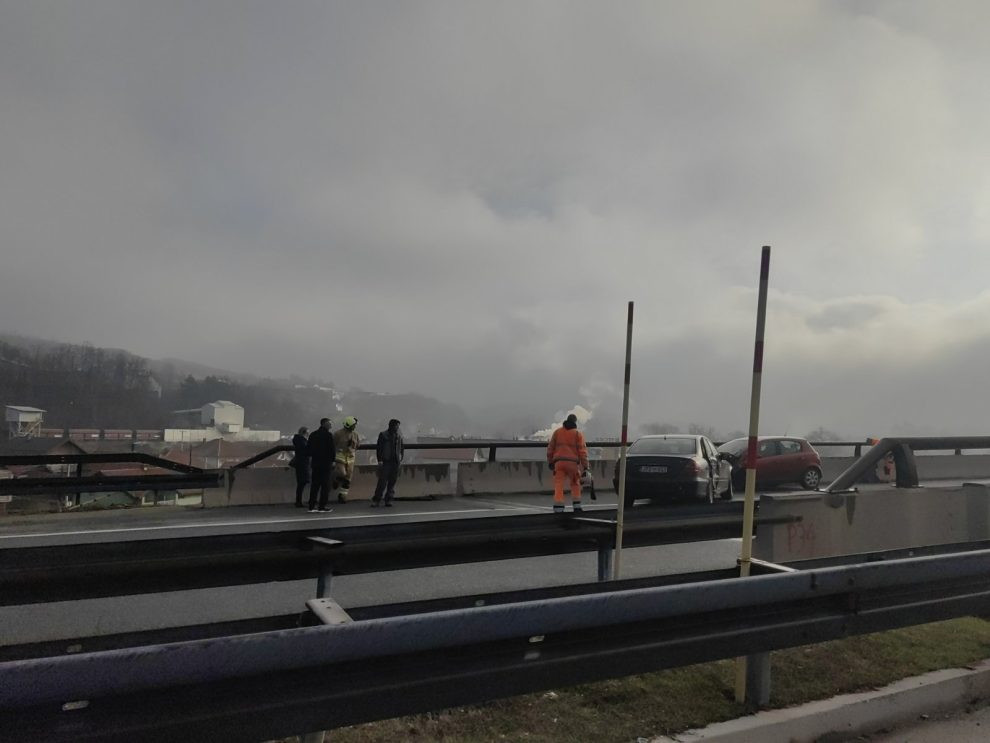Dvije odvojene saobraćajne nesreće kod Kaknja, uviđaj okončan