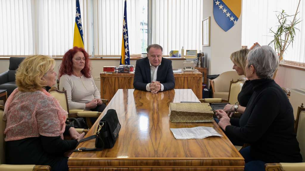 Nikšić razgovarao s predstavnicama Udruženja 'Žena-Žrtva rata' o podršci Vlade FBiH njihovom radu