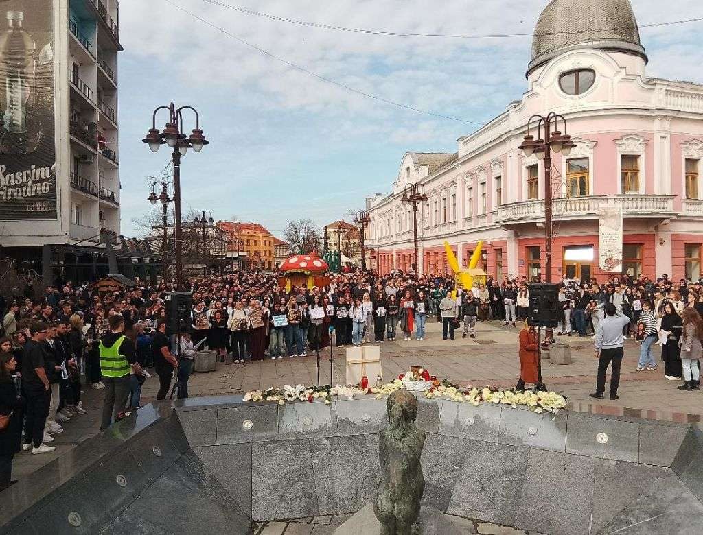U Brčkom održano mirno okupljanje u čast tragično stradalog Erdoana Morankića