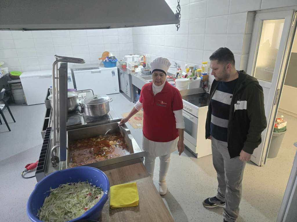 'Merhametova' javna kuhinja u Goraždu priprema oko 180 obroka, tokom ramazana i iftare