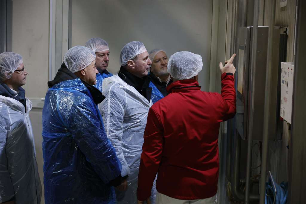 Hrnjić posjetio novi pogon za sušenje mlijeka Mliječne industrije 99 u Gradačcu, jedini takav u FBiH