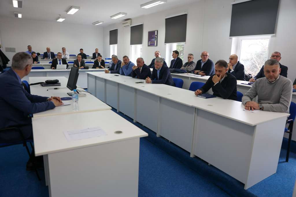 Na cestama u BiH godišnje pogine i do 250 ljudi, unaprijediti sistem obuke vozača