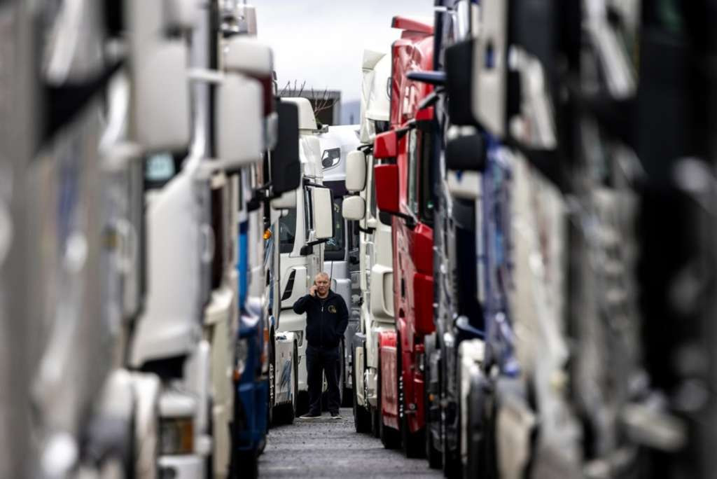 Prijevoznici treći dan blokiraju granične terminale, u Srbiji gubici 100 milijuna eura dnevno