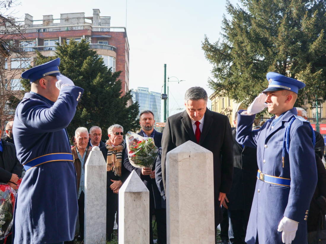 Bećirović odao počast Nijazu Durakoviću