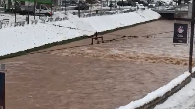 Povećani vodostaji rijeka u KS: Civilna zaštita na terenu, stanje za sada stabilno