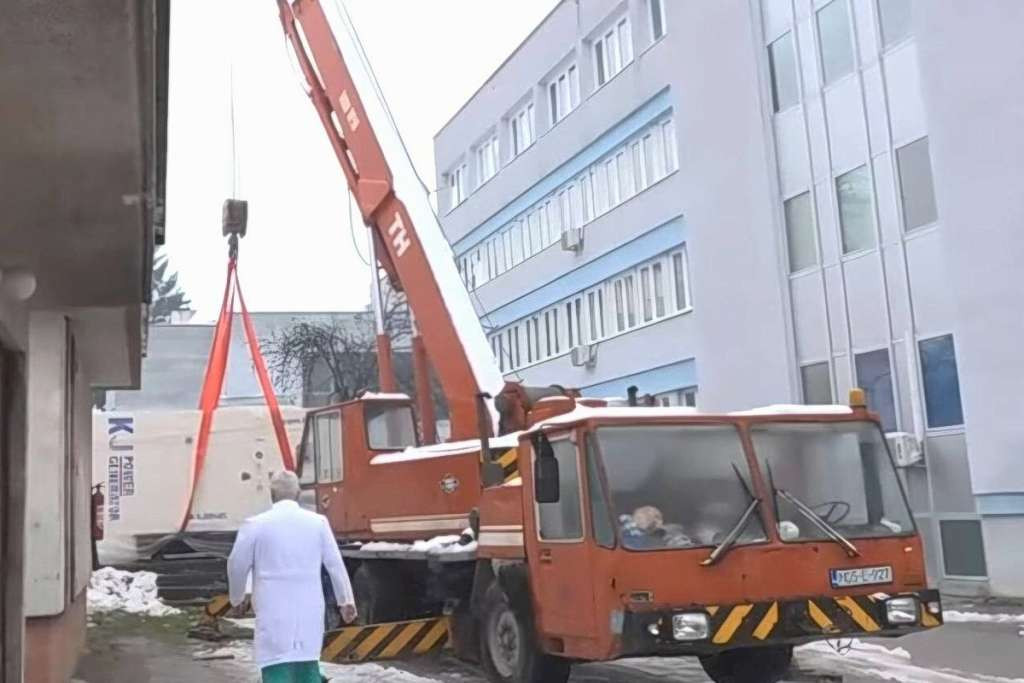Kantonalnoj bolnici Goražde isporučen agregat za alternativno snabdijevanje električnom energijom