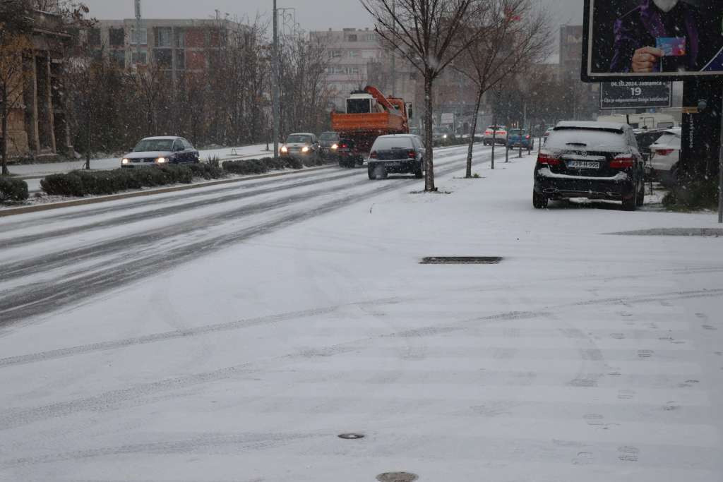 Snijeg zabijelio Mostar