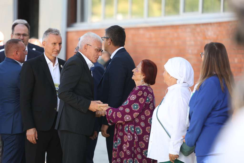 Džaferović: Mnogi odgovorni za genocid još nisu izvedeni pred lice pravde