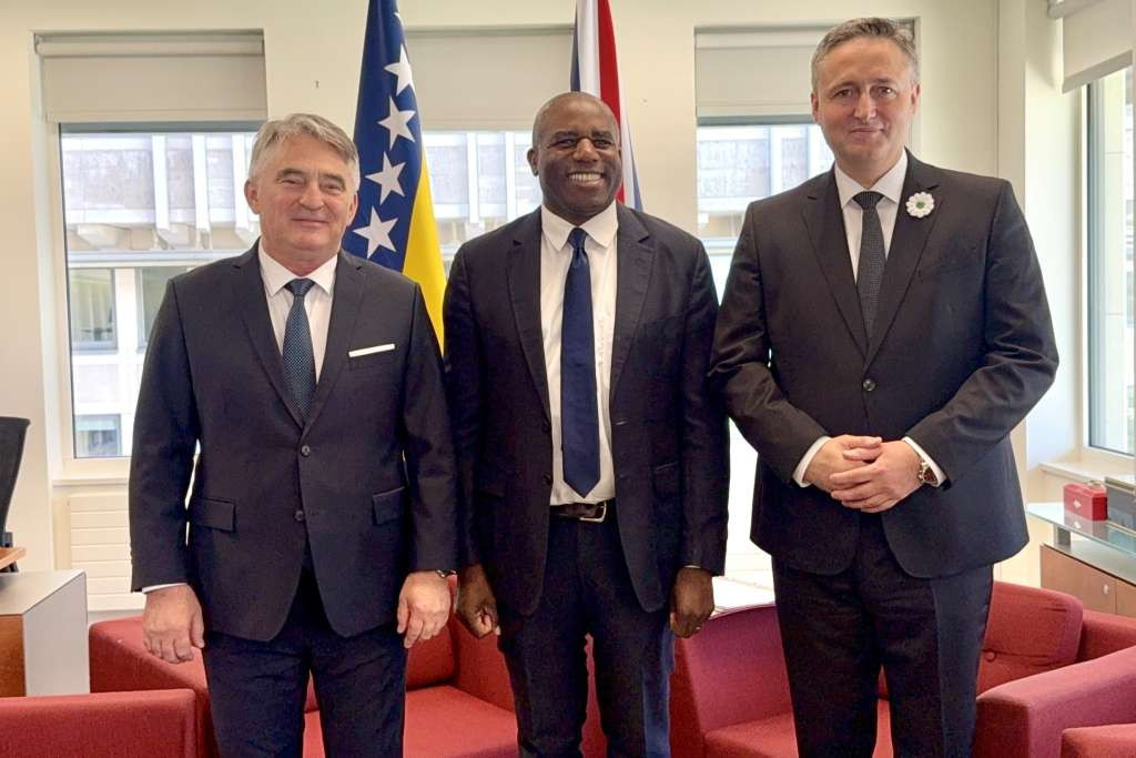 Bećirović i Komšić u Londonu razgovarali sa zamjenikom premijera i ministrom Velike Britanije, Davidom Lammyjem