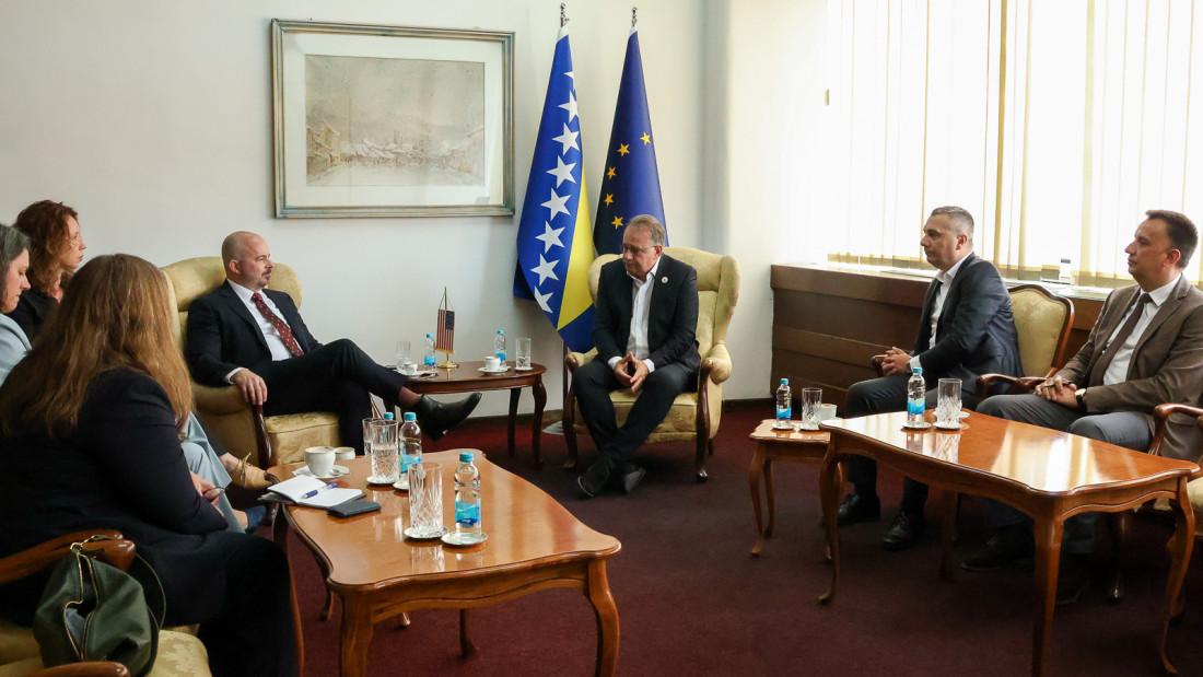 Južna plinska interkonekcija u fokusu sastanka Nikšića i predstavnika Ambasade SAD-a