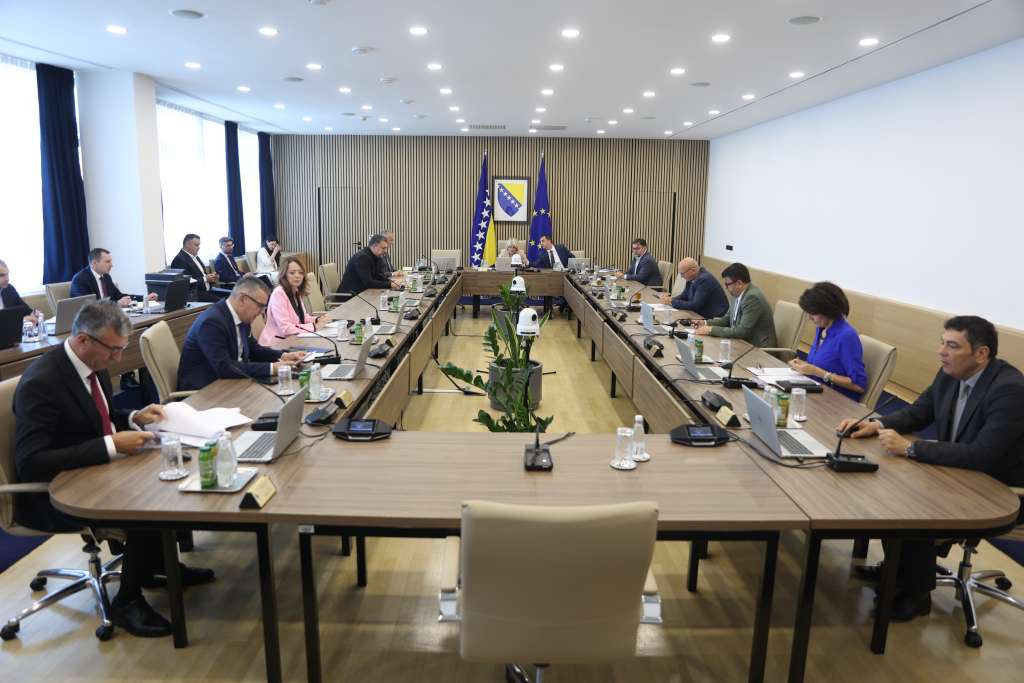 Vijeće ministara BiH o privremenim prihvatnim centrima za smještaj migranata