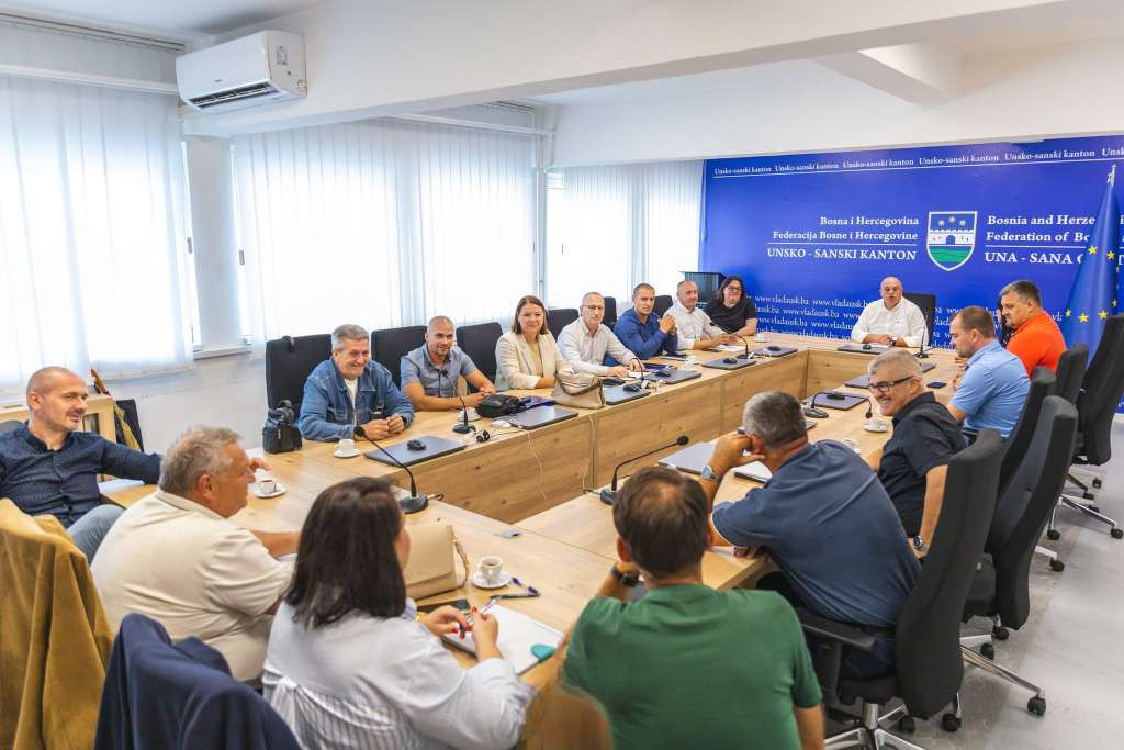 Vlada USK i sindikati postigli dogovor, osnovica plate od augusta 450 KM