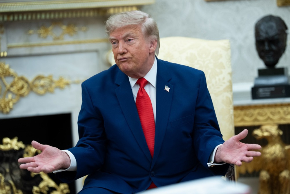 Trump najavio carine od 100 posto na uvoz generičkih lijekova od 2028.