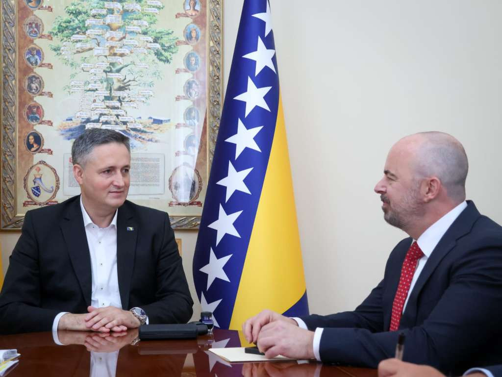 Bećirović i Ginkel razgovarali o unapređenju ekonomske saradnje BiH i SAD-a i izboru novog visokog predstavnika