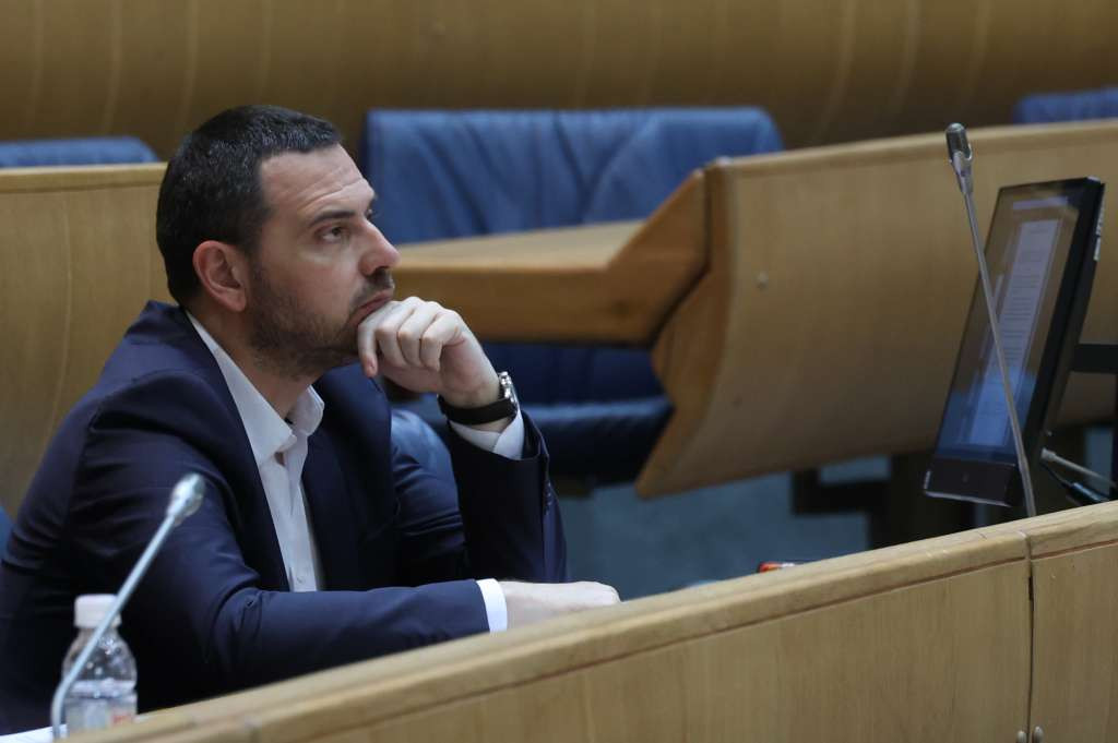 Magazinović: Glasanje o jeftinijem gorivu uvrstiti na dnevni red Doma naroda