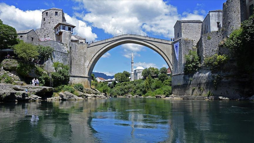 Na današnji dan prije 22 godine ponovo "izronio" Stari most u Mostaru