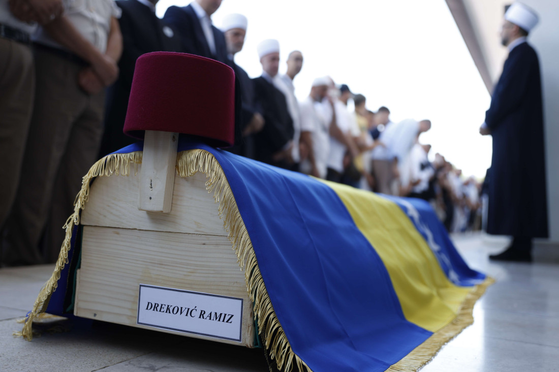 Klanjana dženaza generalu Ramizu Drekoviću