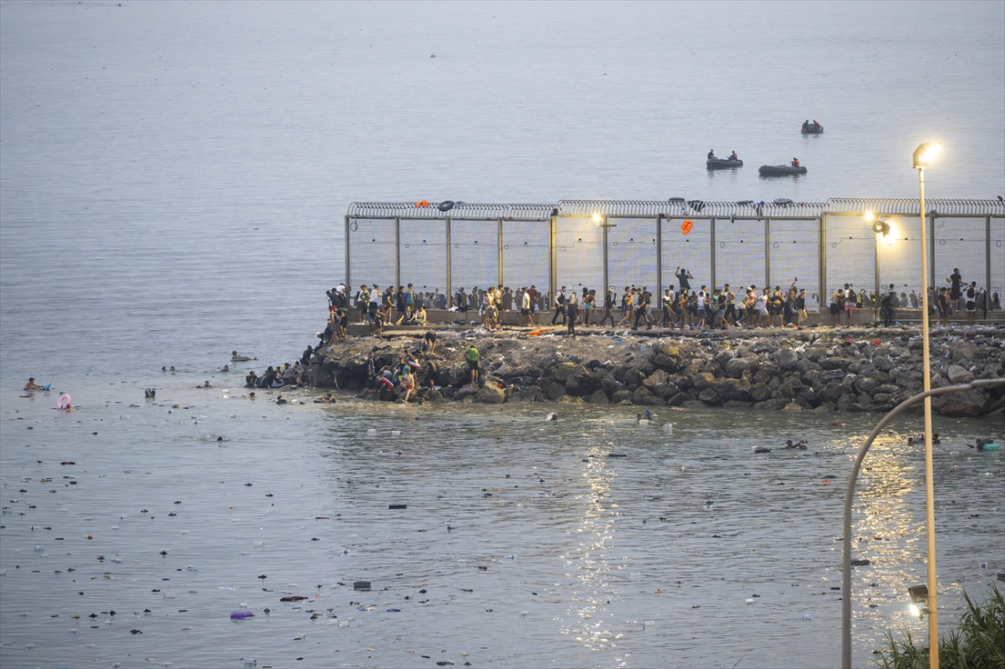 Francuska pojačava kontrole na granici sa Španijom nakon masovnog dolaska migranata u Ceutu