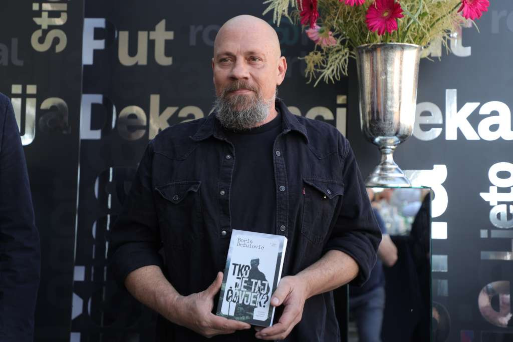 Boris Dežulović predstavlja svoj roman "Tko je taj čovjek?" u Mostaru i Sarajevu